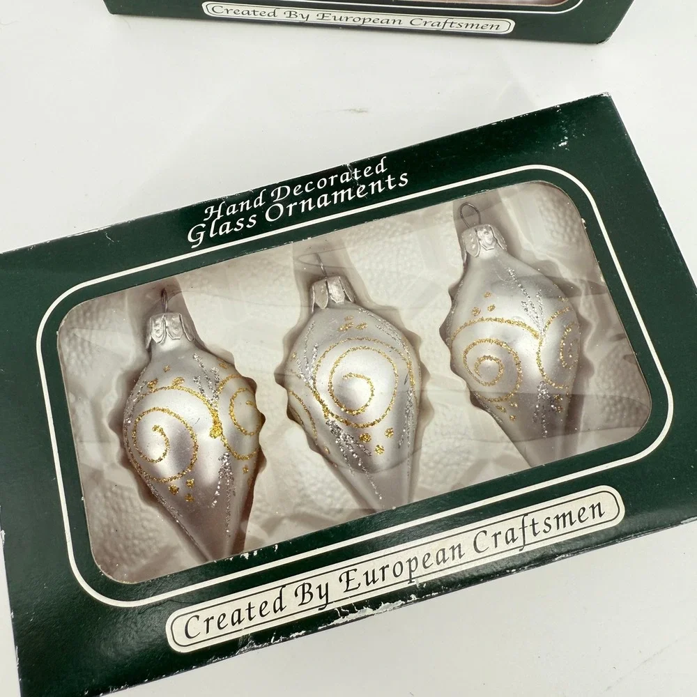Vintage Hand Decorated Glass Ornaments Glitter Created by European Craftsmen‎